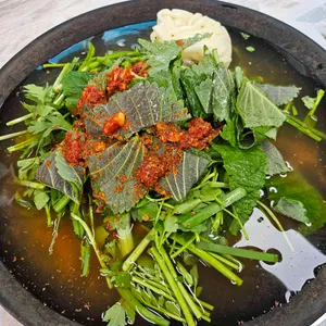 텃밭에노는닭 사진