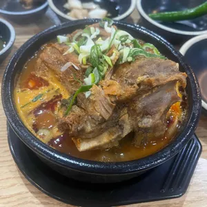 왕뼈랑돌솥이랑 사진