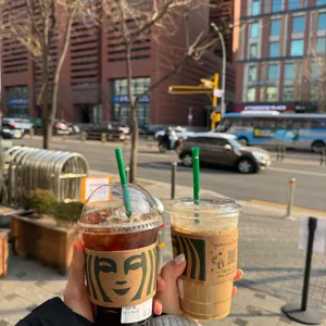 스타벅스 사진 2