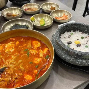 완뚝 순두부 대표 사진