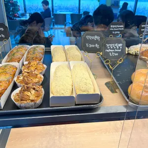 강변서재 리뷰 사진