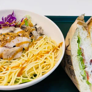 샐러디 대표 사진