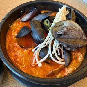 속초팔도전복해물뚝배기 사진 1