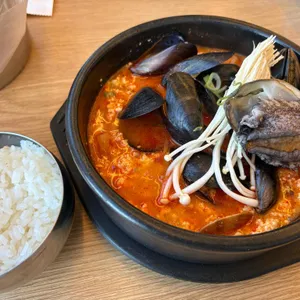 속초팔도전복해물뚝배기 대표 사진