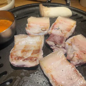 초필살돼지구이 사진