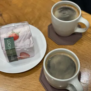 로카보어 테이블 리뷰 사진