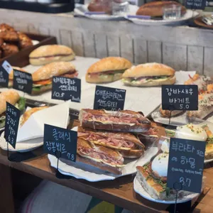 바지크 리뷰 사진