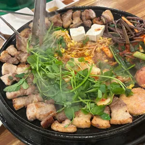 무쇠솥뚜껑삼겹살 사진