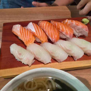 경찰서옆초밥집 사진