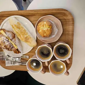 투더문 리뷰 사진