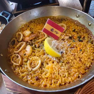 트라가 대표 사진