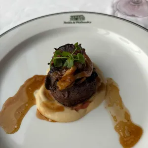 스미스앤월렌스키 사진