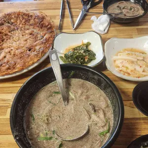 심학산 도토리국수 사진 1
