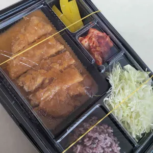 엠브로돈까스 사진