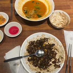 홍유단 대표 사진