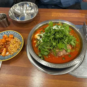 삼삼뼈국 사진 1