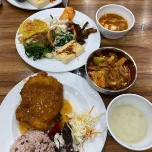 뷔페 서라벌 사진 1