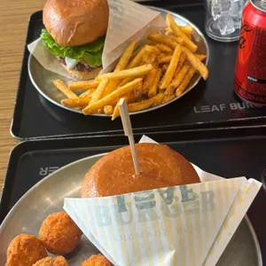 리프버거 리뷰 사진