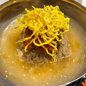 불타 웃는 도야지 사진