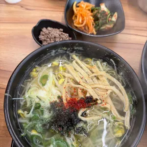 비빔콩나물국밥 사진 1