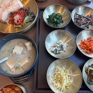 사월에보리밥 청밀당 사진