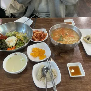 명동칼국수보쌈 대표 사진