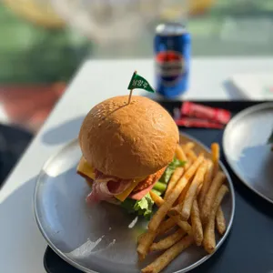 청시행 강릉수제버거 대표 사진