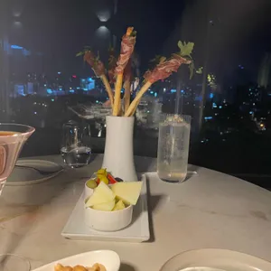 루프탑바 클라우드 대표 사진