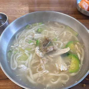 석촌 칼국수 보리밥 본점 대표 사진