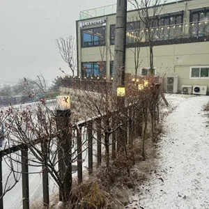 윤쉐프 정직한 제빵소 은현 사진 1