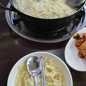 홍두깨손칼국수 대표 사진