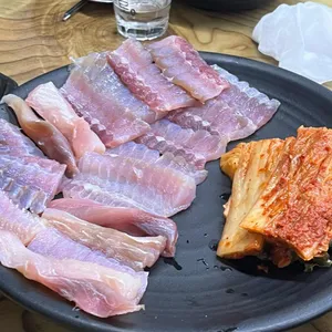 굴선생기와보쌈 사진