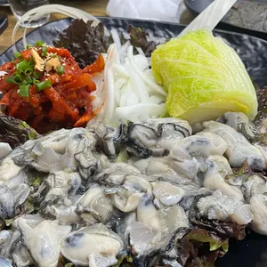 굴선생기와보쌈 대표 사진