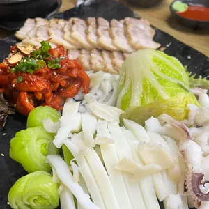 굴선생기와보쌈 대표 사진