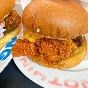 롸카두들 내쉬빌 핫치킨 리뷰 사진