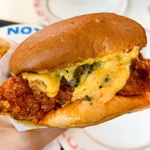 롸카두들 내쉬빌 핫치킨 리뷰 사진