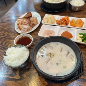 행운정왕족발 사진