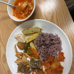 해돋이 한식뷔페 사진 1