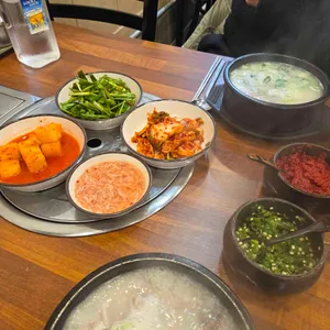 먹때깔순대국밥 대표 사진