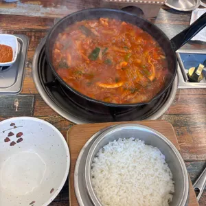 옛날 돼지찌개 철판구이 사진