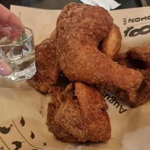 어거스트치킨 대표 사진