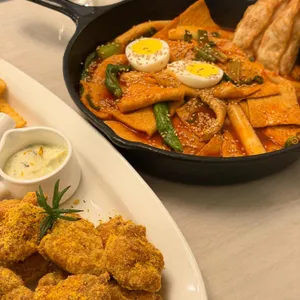 몰틀리 대표 사진