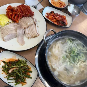 오늘보쌈칼국수 사진