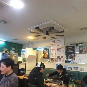 모퉁이네 대표 사진