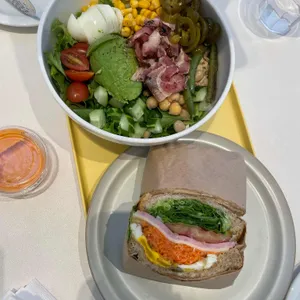 베일리샐러드 대표 사진