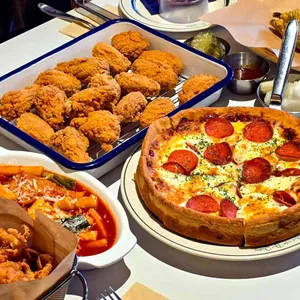 BBQ치킨 빌리지 대표 사진