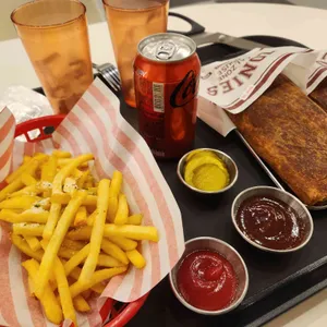 조니스칼조네하우스 대표 사진