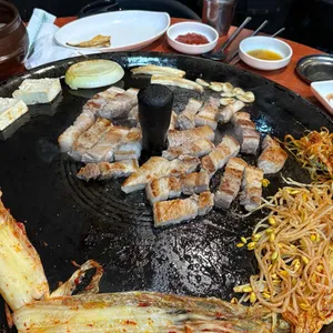솥뚜껑삼겹살 리뷰 사진