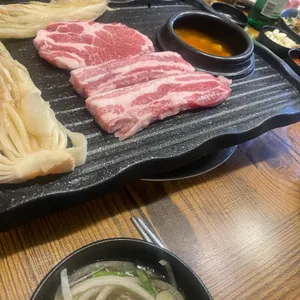 사당역 힘찬정육식당 대표 사진