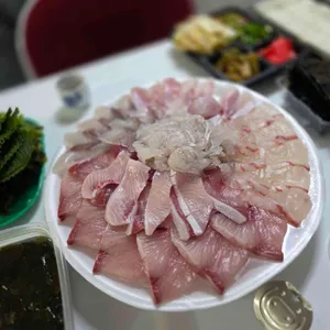 사량도 자연산횟집 사진